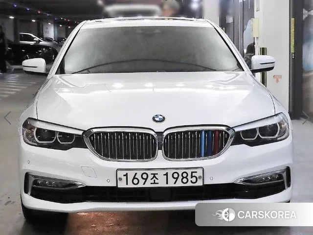 BMW 5 Series (G30) 2018 Белый из Кореи