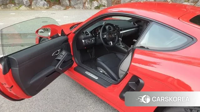 Porsche 718 Cayman 2021 Красный из Кореи