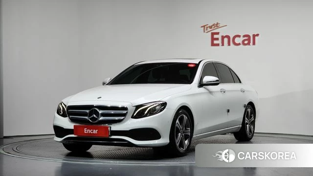 Mercedes-Benz E-Class W213 2018 Белый из Кореи