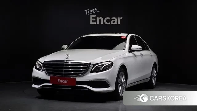 Mercedes-Benz E-Class W213 2018 Белый из Кореи
