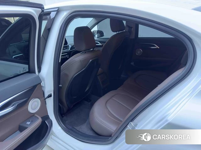 BMW 1 series 2023 Белый из Китая