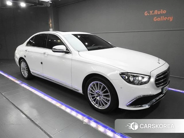 Mercedes-Benz E-Class W213 2021 Белый из Кореи