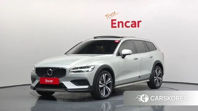 Volvo V60 Cross-Country 2nd Generation 2020 Жемчужный цвет из Кореи