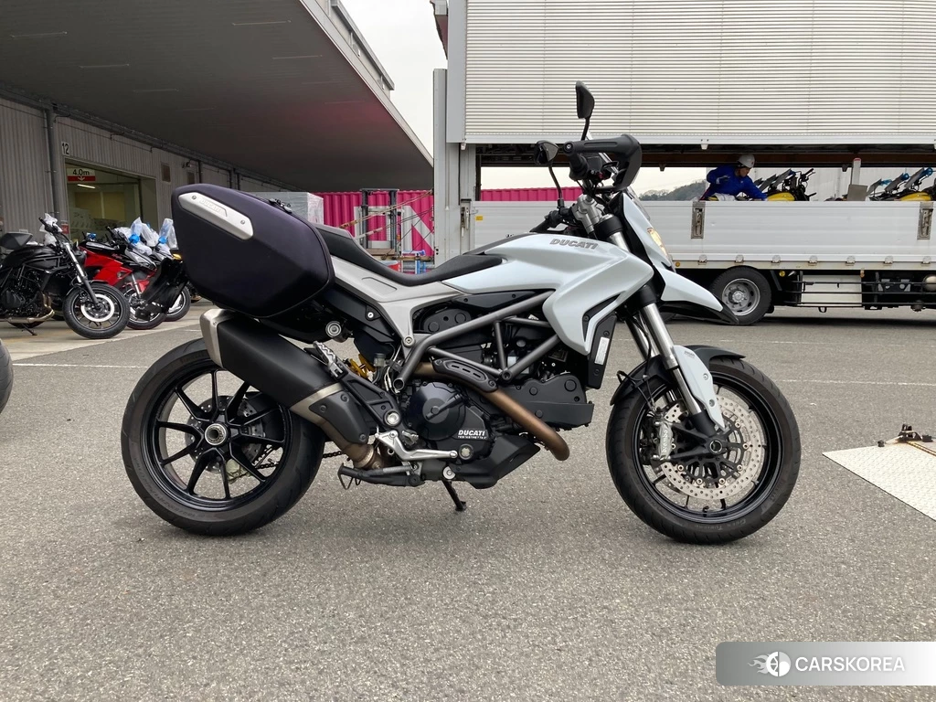 Проданный Ducati HYPERSTRADA 2013 из Японии, фото 2