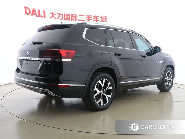 Volkswagen Tourang 2021 Черный из Китая