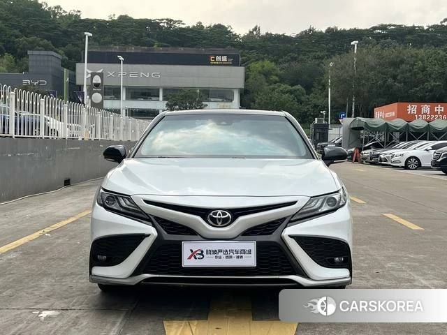 Toyota Camry 2022 Белый из Китая