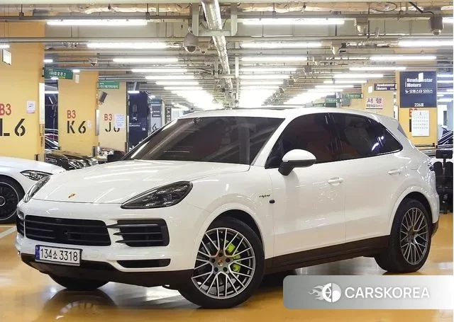 Porsche Cayenne (PO536) 2023 Белый из Кореи