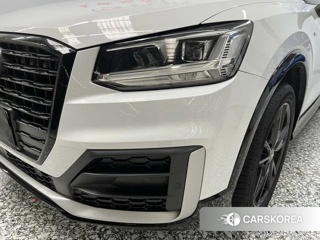 Audi Q2L 2021 Белый из Китая