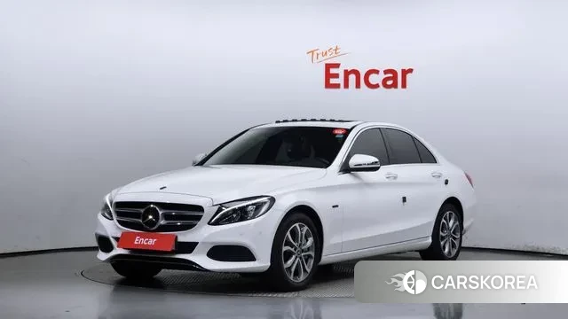 Mercedes-Benz C-Class W205 2018 Белый из Кореи