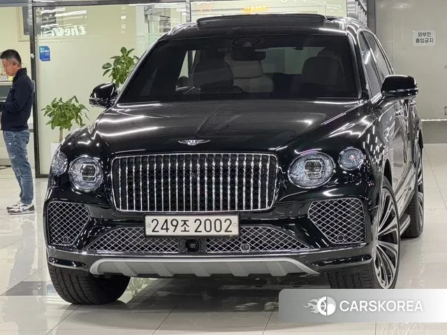 Bentley Bentayga 2024 Темно-зеленый из Кореи
