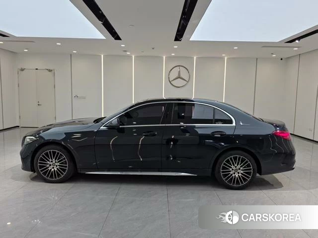 Mercedes-Benz Class C 2023 Зеленый из Китая