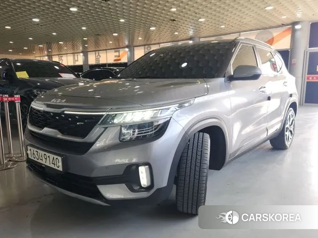 Kia Seltos 2021 Серебристо-серый из Кореи