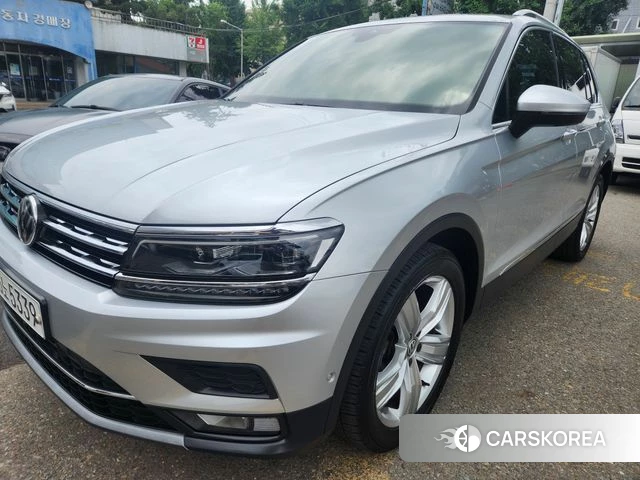 Volkswagen Tiguan second Generation 2020 Серебристо-серый из Кореи