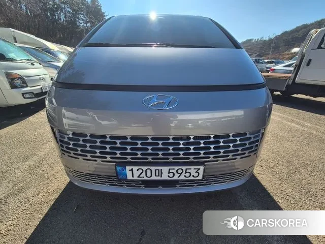 Hyundai Staria 2022 Серебряный из Кореи