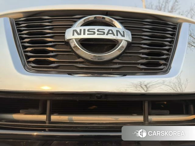 Nissan Qijun 2023 Белый из Китая