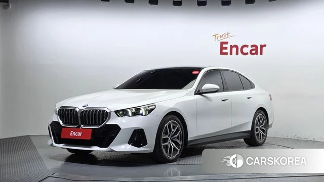 BMW 5 Series (G60) 2026 Белый из Кореи