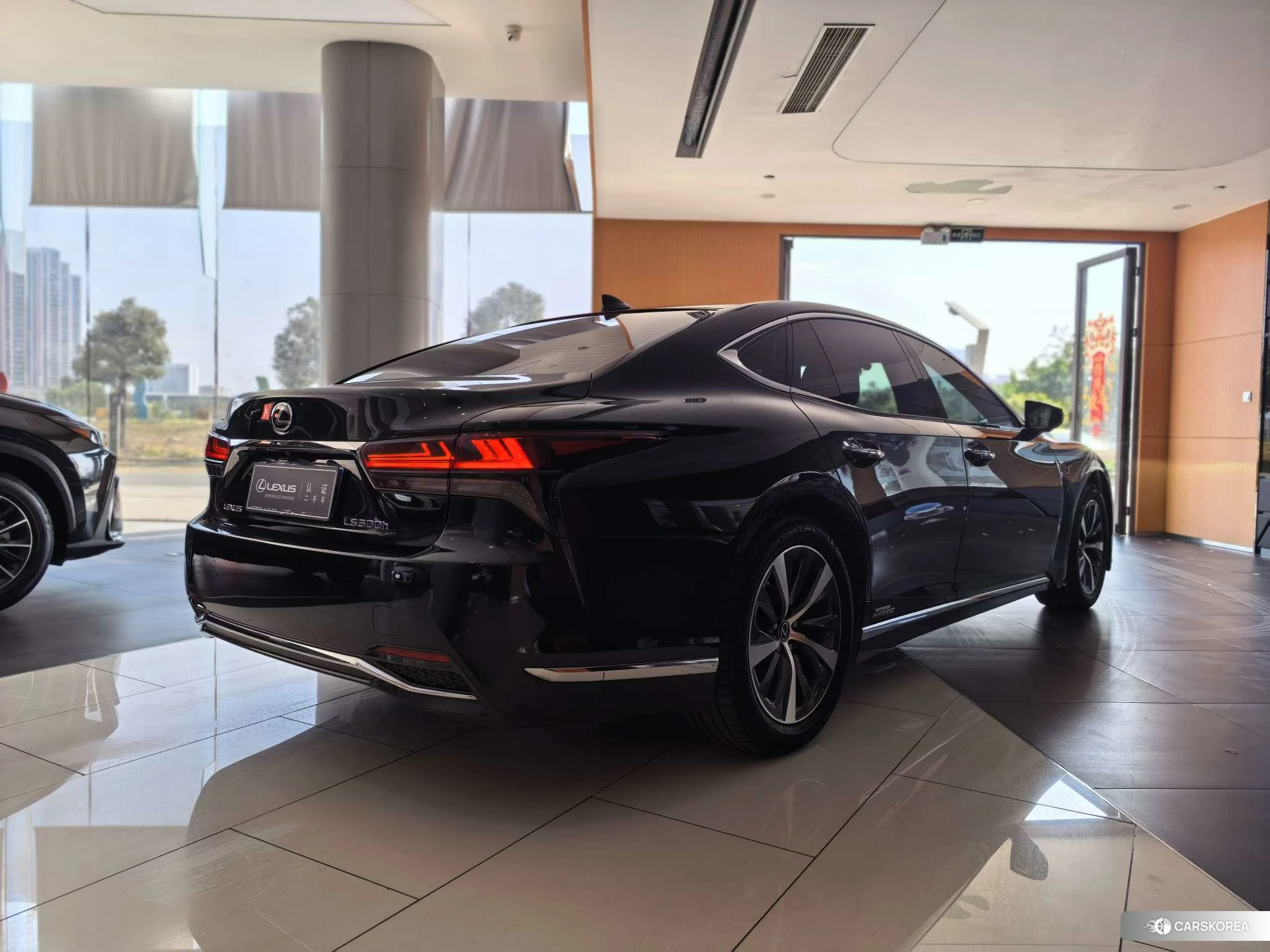 Lexus LS 2019 Черный из Китая