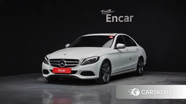 Mercedes-Benz C-Class W205 2018 Белый из Кореи