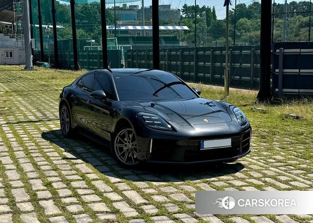 Porsche Panamera (976) 2025 Серый из Кореи