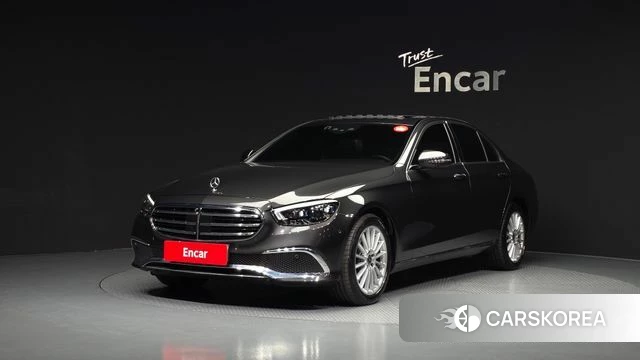Mercedes-Benz E-Class W213 2023 Серый из Кореи