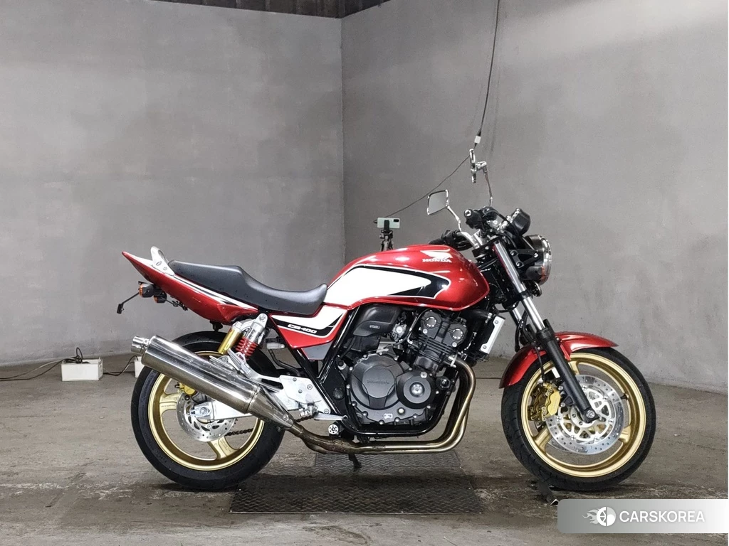 Проданный Honda CB400SF 2012 из Японии, фото 2