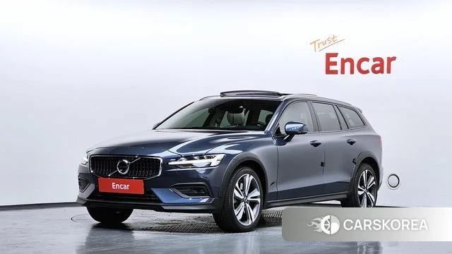 Volvo V60 Cross-Country 2nd Generation 2019 Синий из Кореи