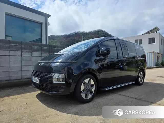 Hyundai Staria 2025 Черный из Кореи