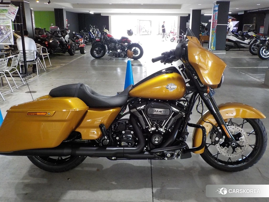 Проданный Harley-Davidson Street Glide FLHXS1690 2023 из Японии