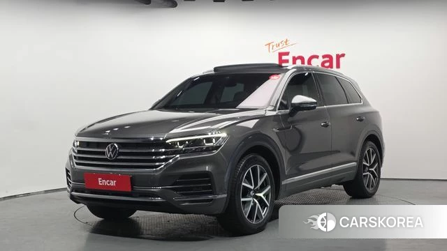 Volkswagen Touareg 3rd generation 2023 Серый из Кореи