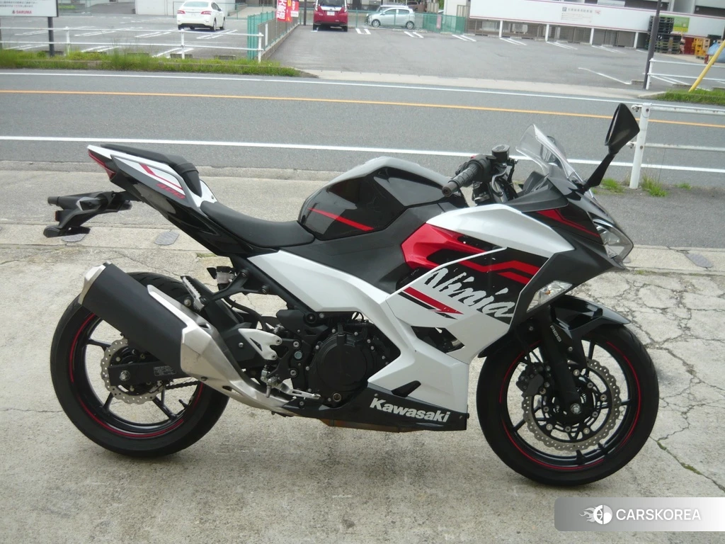 Проданный Kawasaki Ninja 400-2 2020 из Японии, фото 2