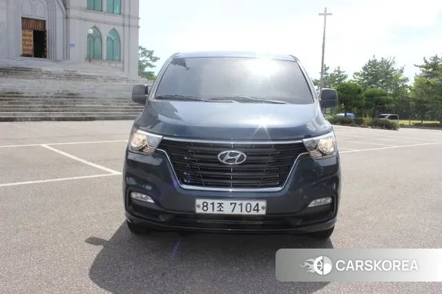 Hyundai The New Grand Starex 2018 Серый из Кореи
