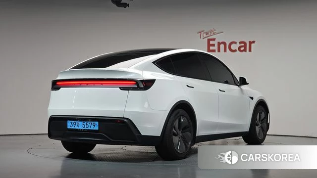 Tesla Model Y 2025 Белый из Кореи