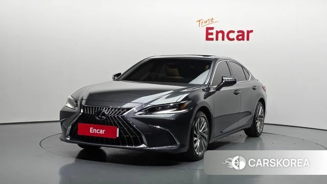 Lexus ES300h 7th generation 2024 Серый из Кореи