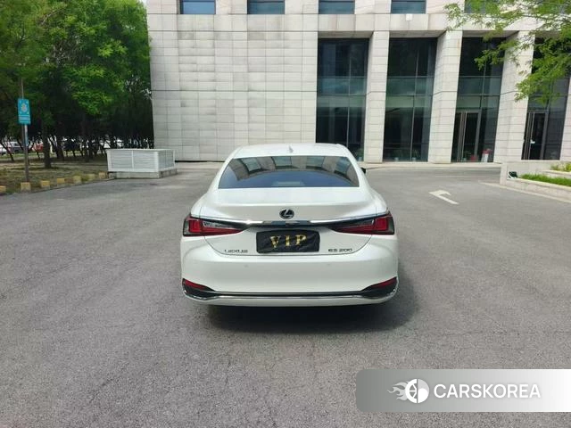 Lexus ES 2021 Белый из Китая