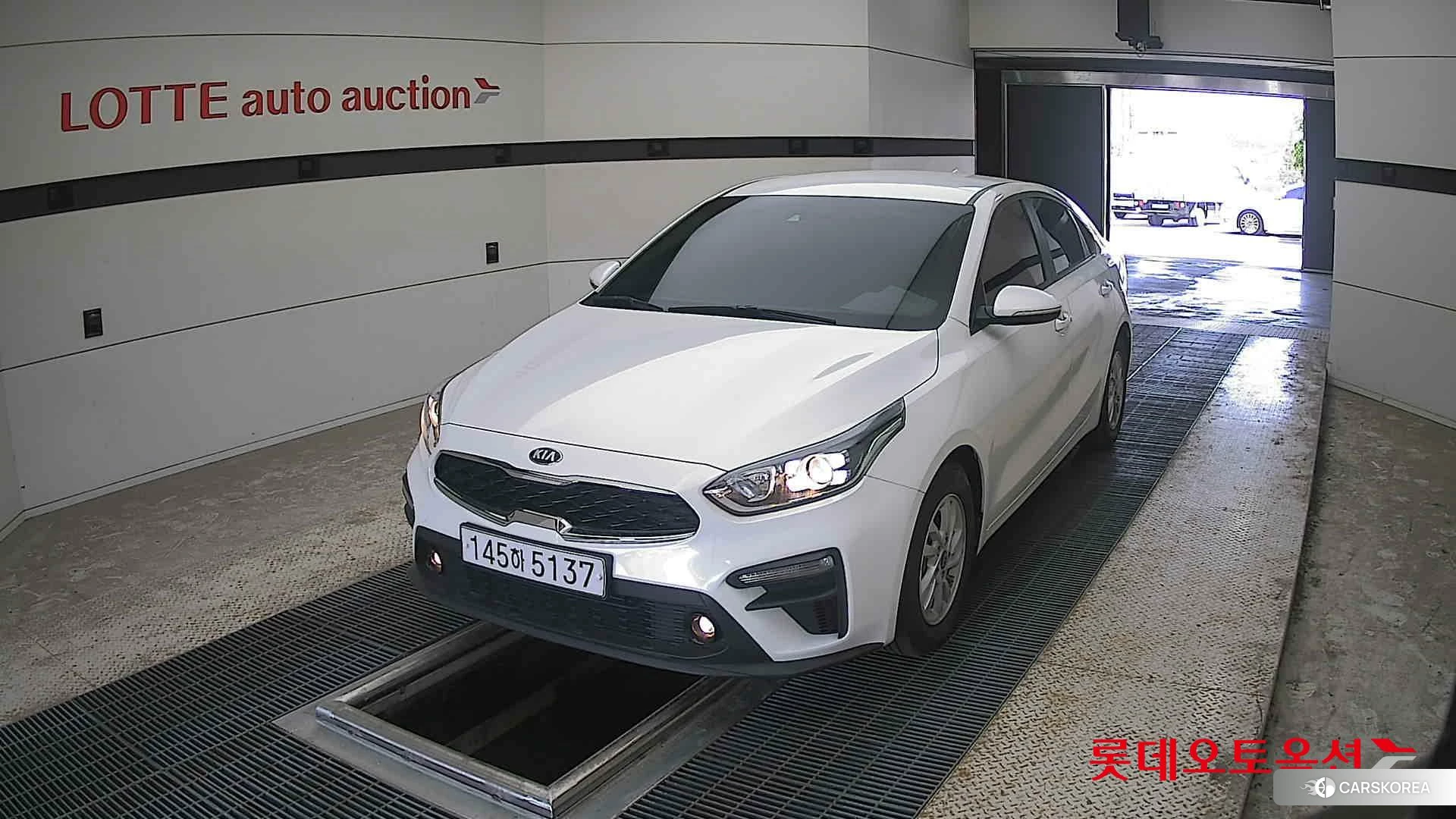 Kia K3 2020 Snow White Pearl из Кореи