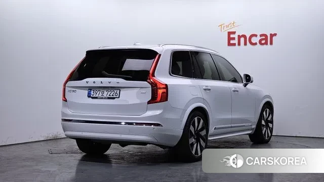 Volvo XC90 second Generation 2024 Белый из Кореи