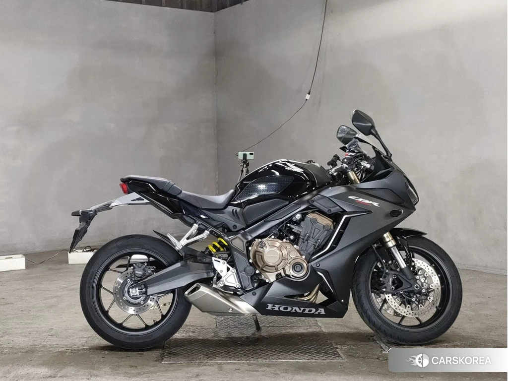 Проданный Honda CBR650R 2022 из Японии