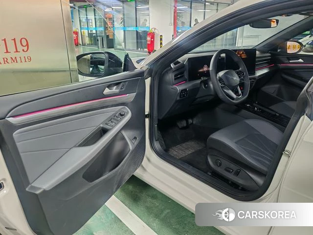 Volkswagen Lingdu 2025 Серебристо-серый из Китая