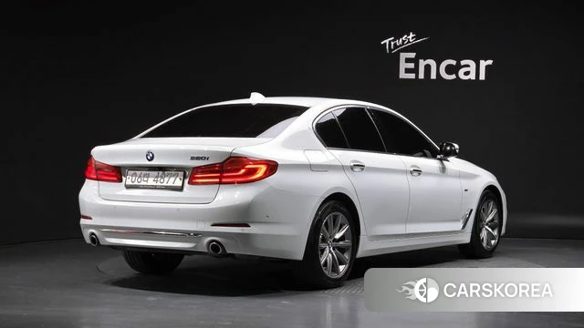 BMW 5 Series (G30) 2018 Белый из Кореи