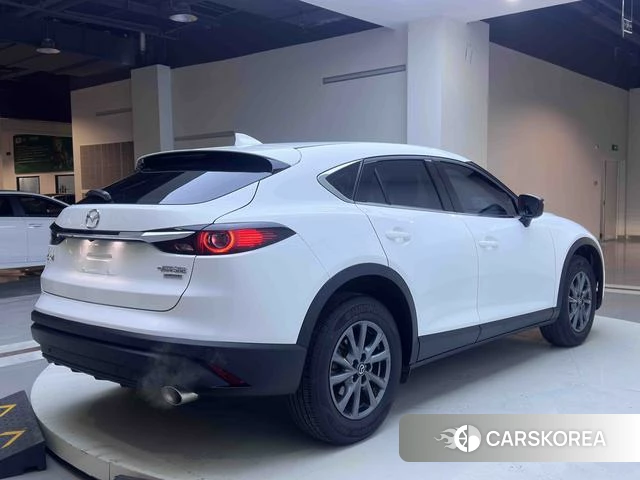Mazda CX-4 2023 Белый из Китая