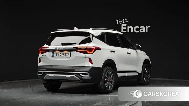 Kia Seltos 2022 Белый из Кореи