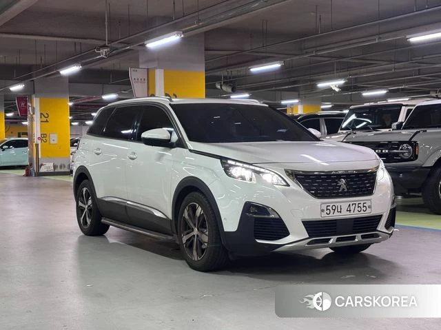 Peugeot 5008 second generation 2018 Белый из Кореи
