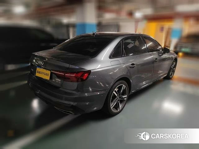 Audi A4L 2022 Темно-серый из Китая
