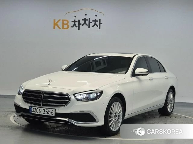 Mercedes-Benz E-Class W213 2023 Белый из Кореи