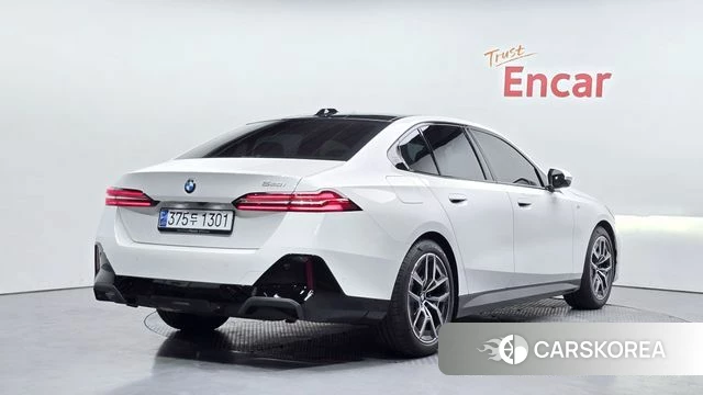 BMW 5 Series (G60) 2023 Белый из Кореи