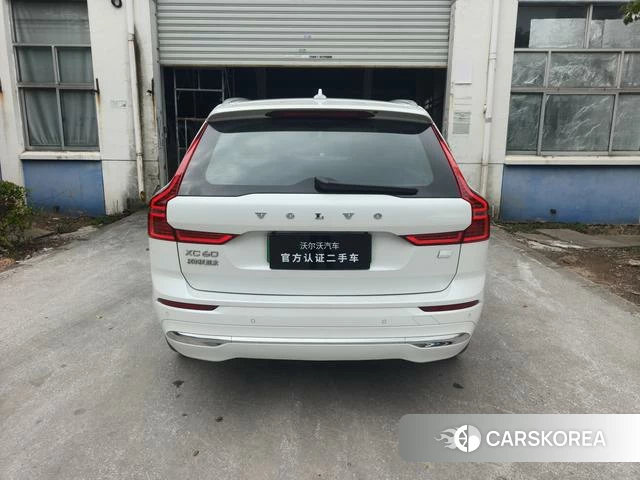 Volvo XC60 PHEV 2024 Белый из Китая