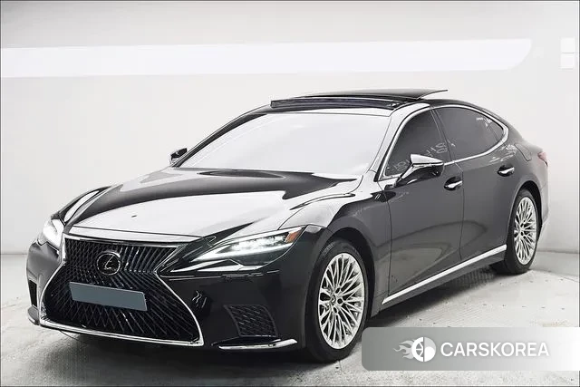 Lexus LS500 5th generation 2024 Черный из Кореи