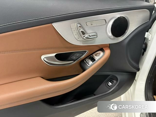 Mercedes-Benz Class C (imported) 2021 Белый из Китая