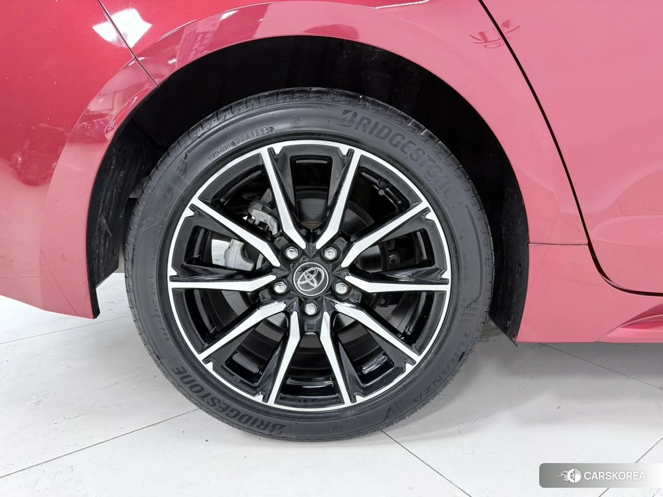 Toyota Lei Ling 2021 Красный из Китая