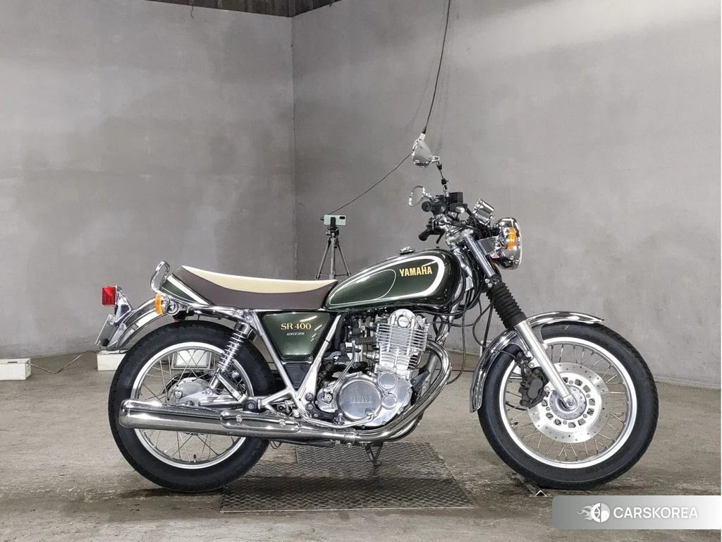 Проданный Yamaha SR 400 2013 из Японии